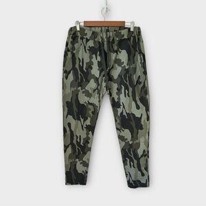 Venti6 Crinkle Camo Joggers in Army Green, size M